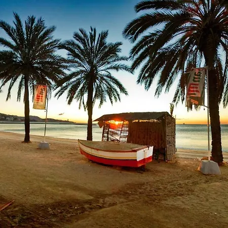Malaga Beach Apartment Apartament *