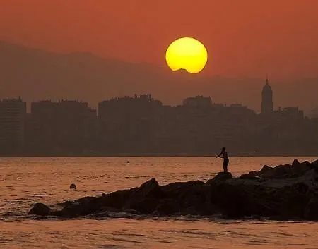 Malaga Beach Apartment *