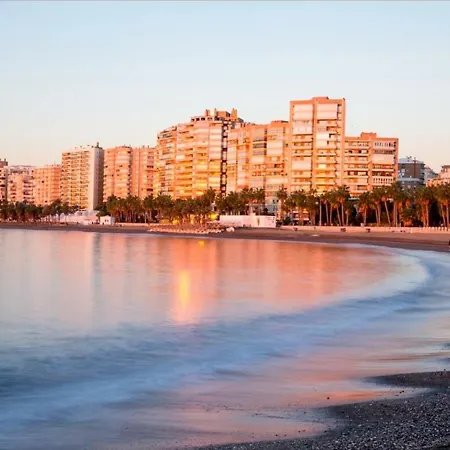 Malaga Beach Apartment *